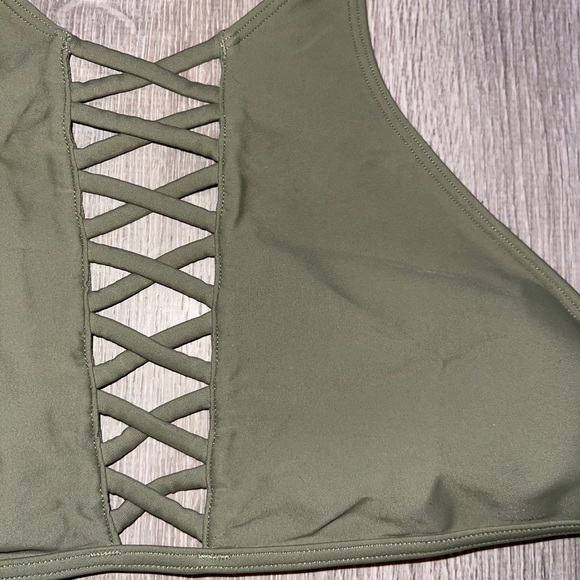 hollister two piece bathing suit - Picture 2 of 3